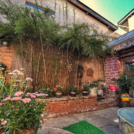 Tavern Hostel仁和客栈 Shangri-La Luaran gambar